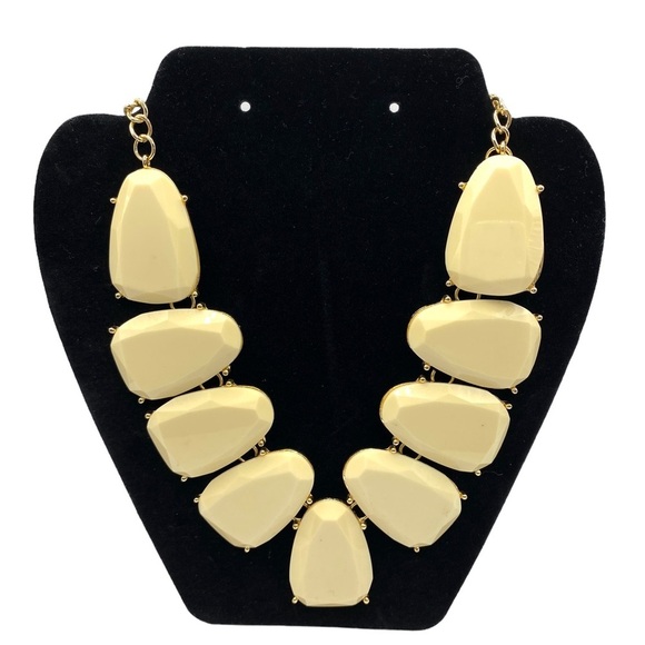 NATASHA Cream Acrylic Cabachon Statement Necklace - Picture 1 of 9
